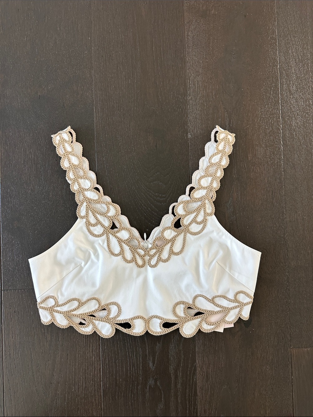 NWT! Cinq a Sept Bonnie White Cropped Tank Top with tan embroidered trim. Size M